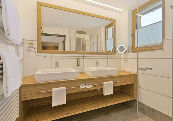 Familienstudio Kristall superior Badezimmer