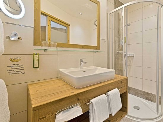 Doppelzimmer Saphir superior Badezimmer