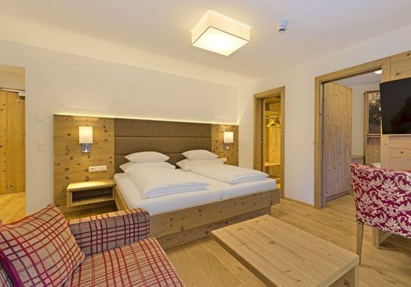 Familienstudio Kristall superior mit begehbaren Kleiderschrank