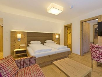 Familienstudio Kristall superior mit begehbaren Kleiderschrank